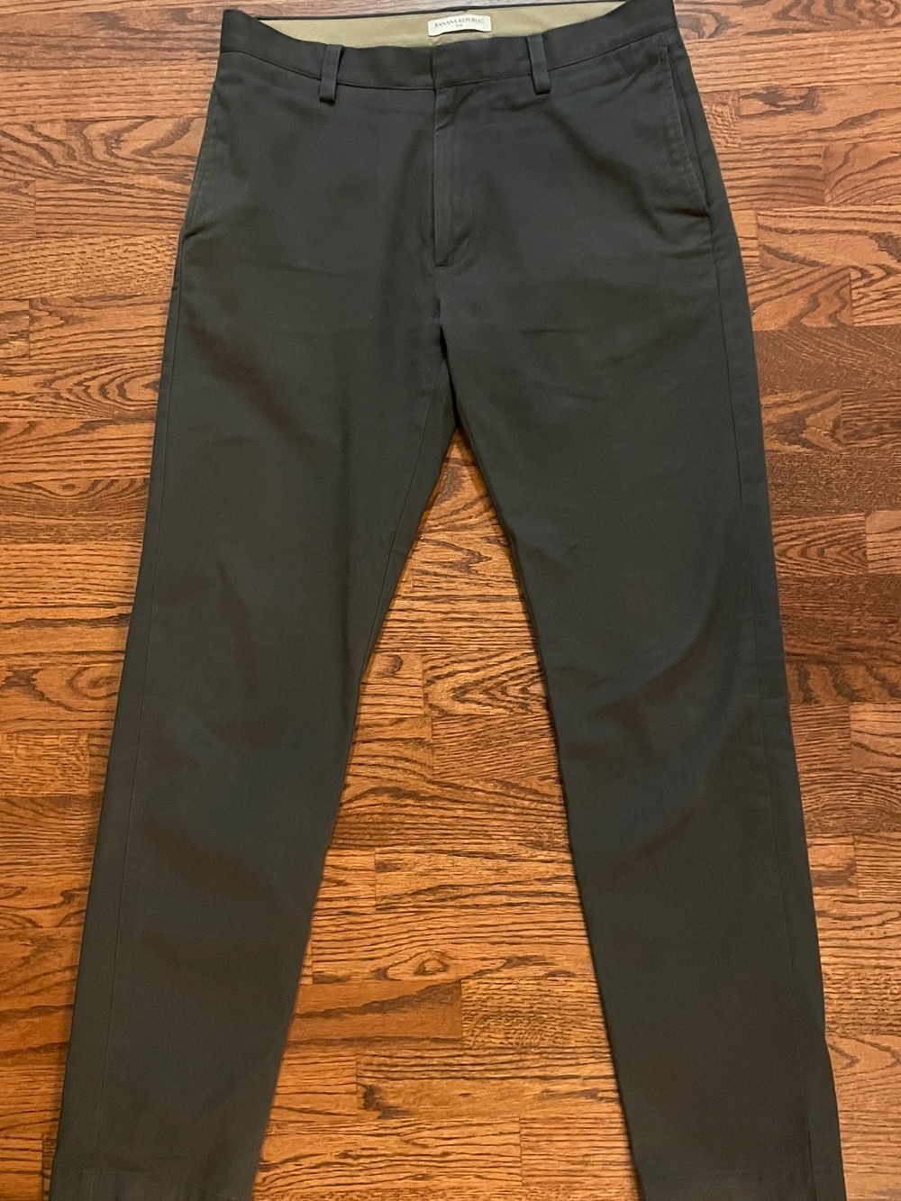 Banana Republic Men's “Slim Italian” Charcoal Gray Chinos 32x34